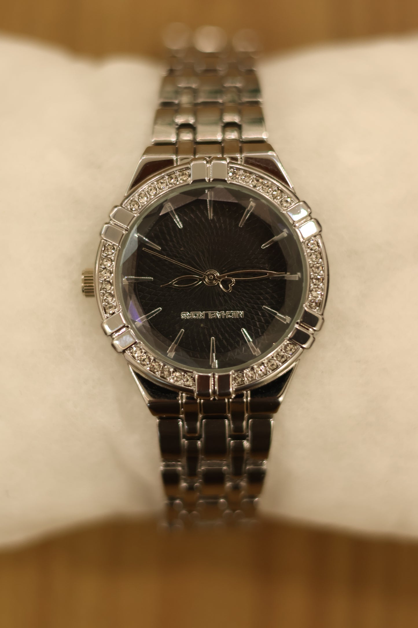 Crystal time womens watch Casual and good looking